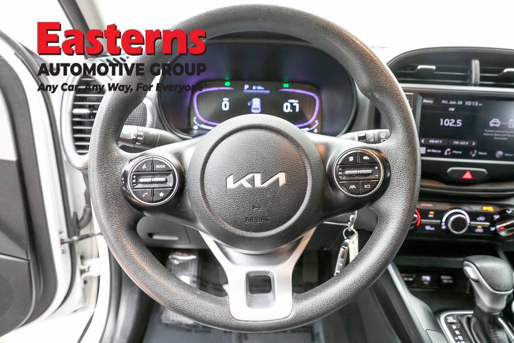 Used 2023 Kia Soul LX FWD image 11