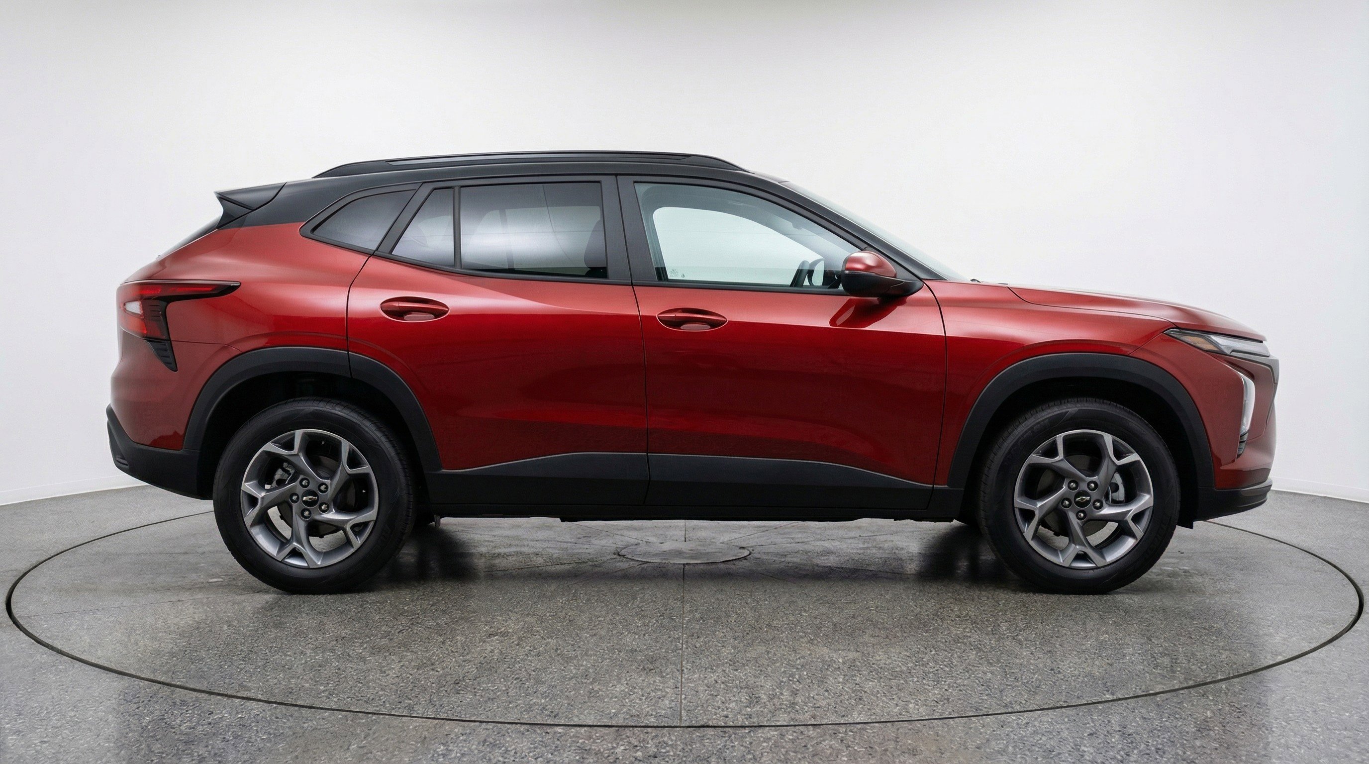 Used 2025 Chevrolet Trax LT image 11