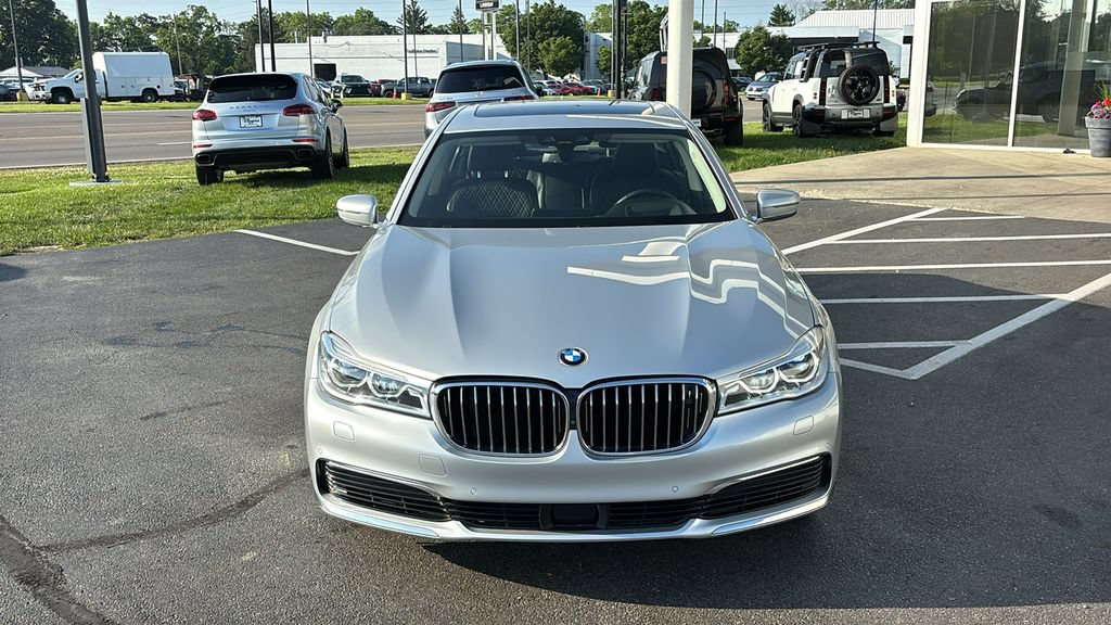 Used 2019 BMW 750i xDrive w/ Autobahn Package AWD/4WD image 5