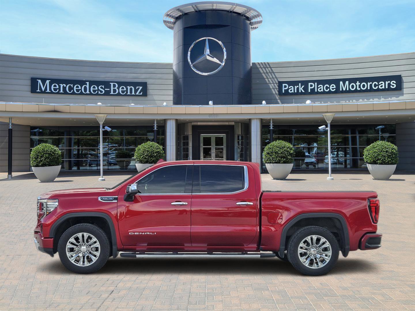 Used 2024 GMC Sierra 1500 Denali w/ Technology Package image 3