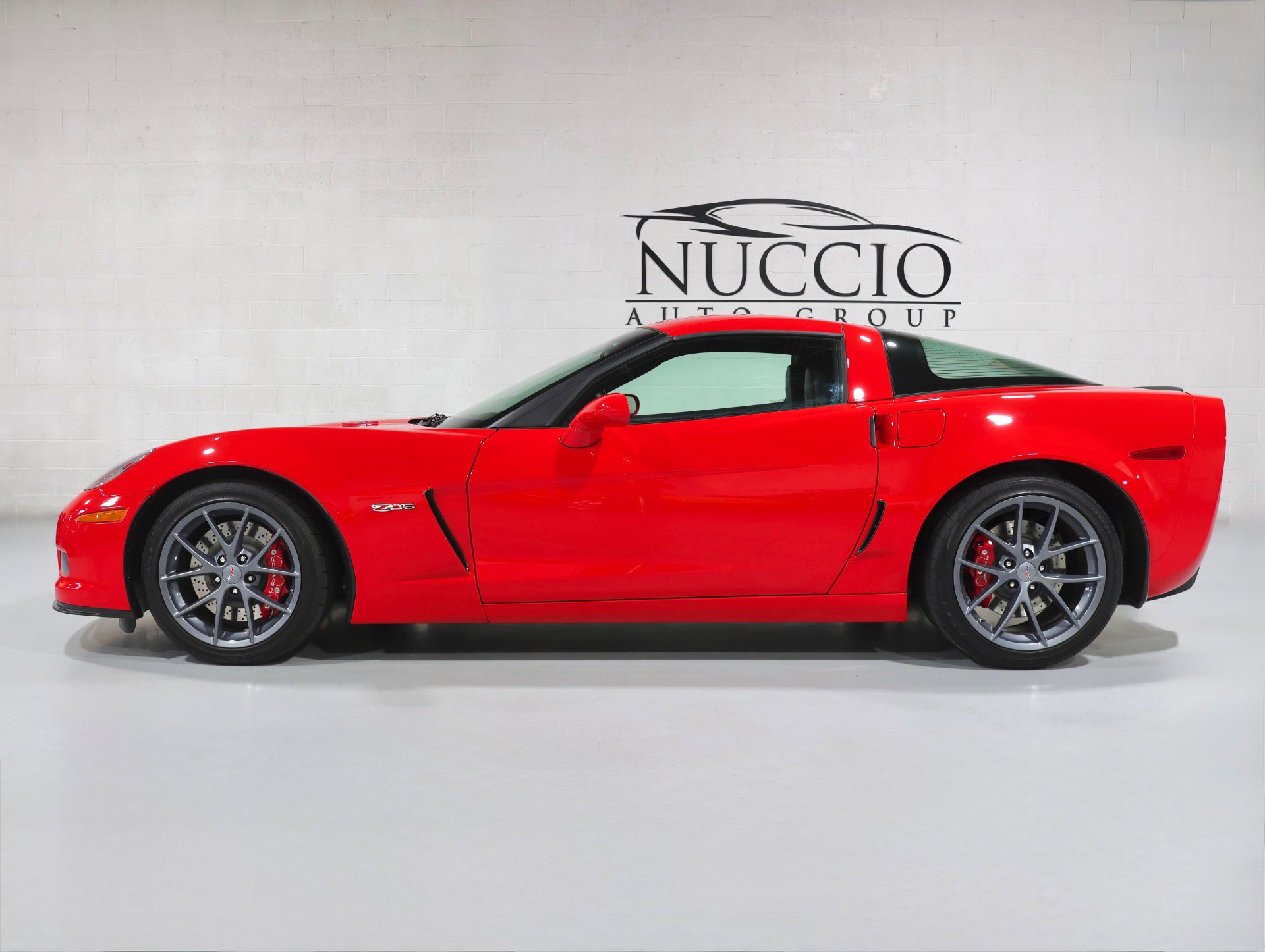 Used 2012 Chevrolet Corvette Z06 w/ 2LZ Preferred Equipment Group image 6