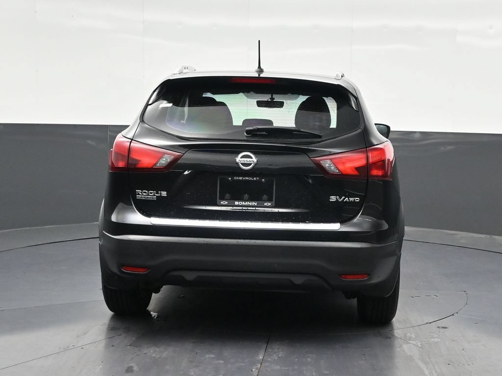 Used 2018 Nissan Rogue Sport SV w/ SV Technology Package AWD/4WD image 4