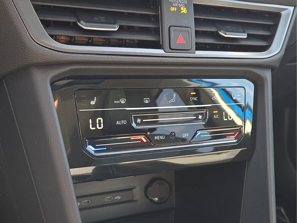 New 2026 Volkswagen Taos SE FWD image 20