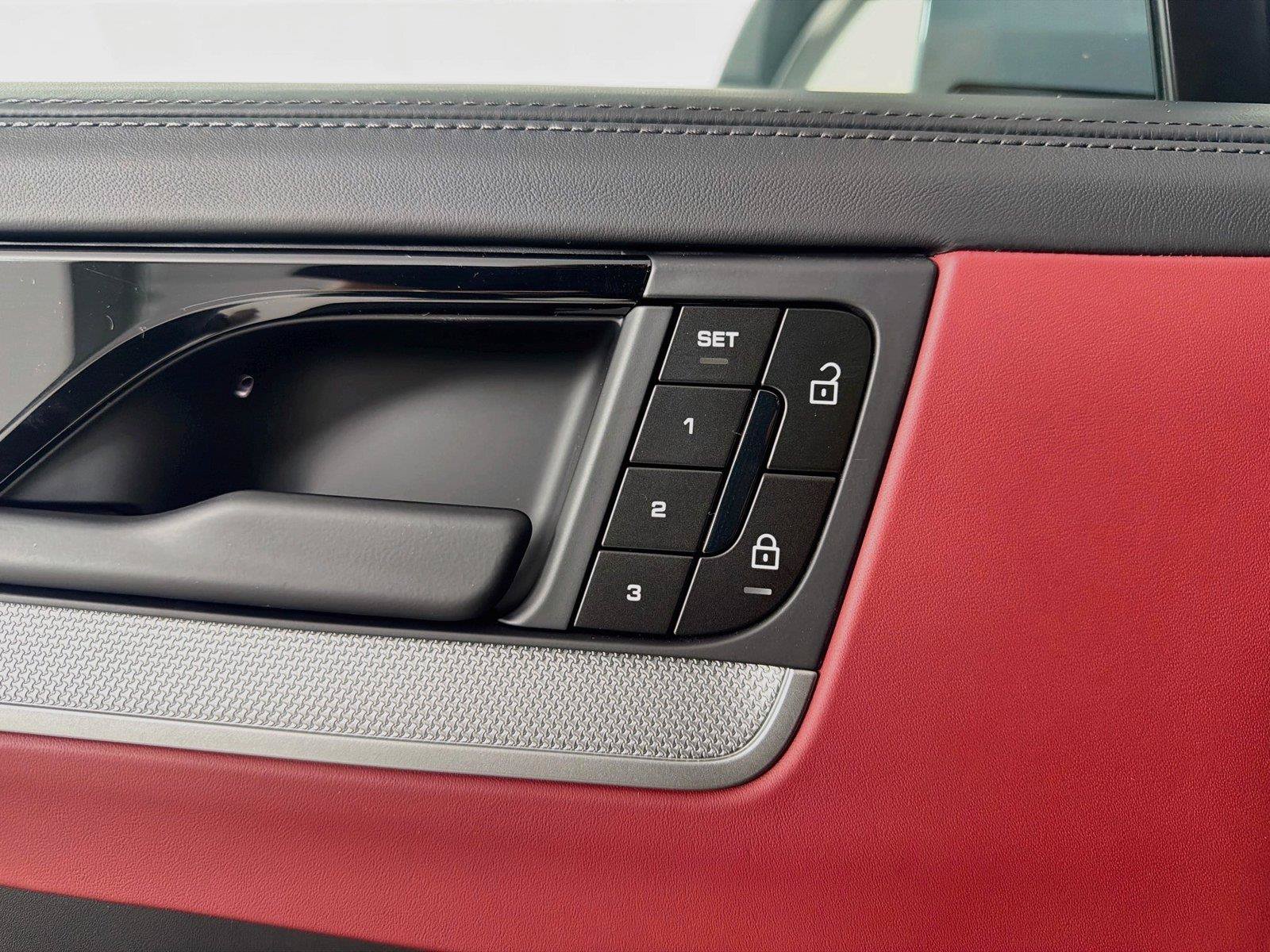 New 2026 Porsche Cayenne Coupe AWD/4WD image 8