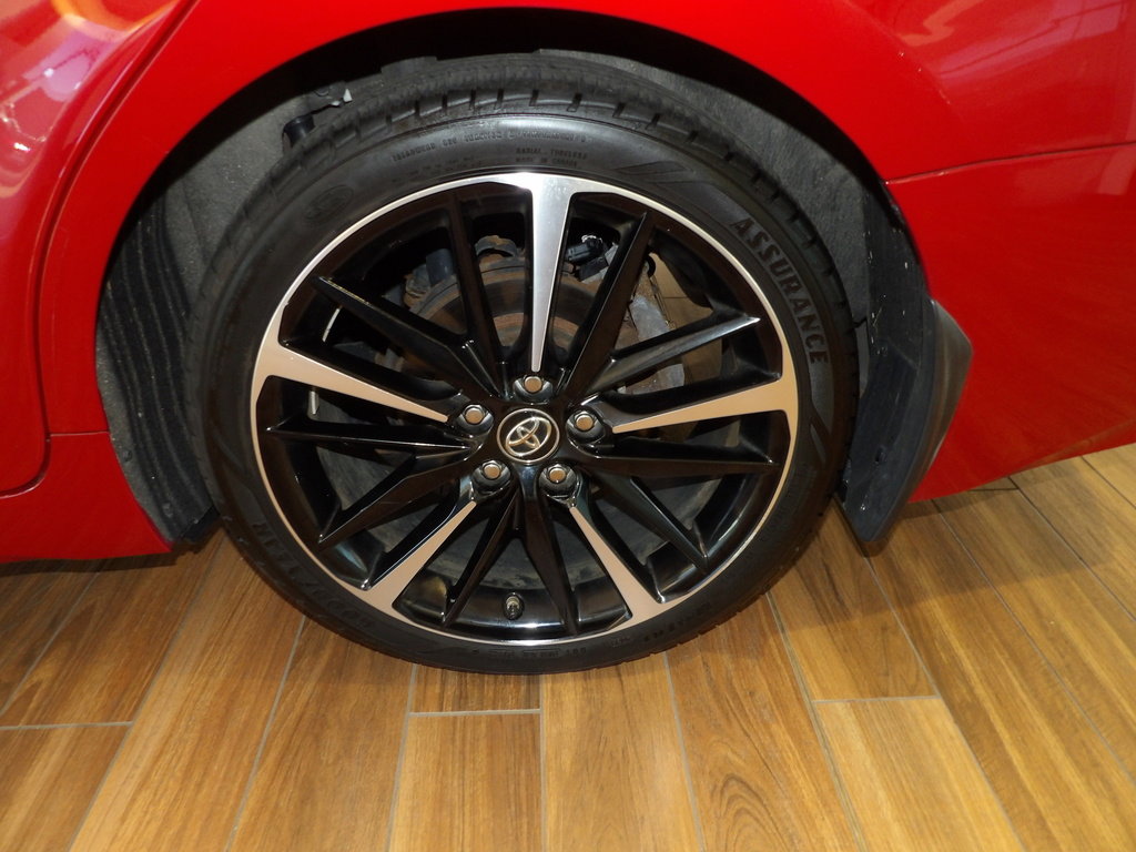 Used 2019 Toyota Camry XSE image 9