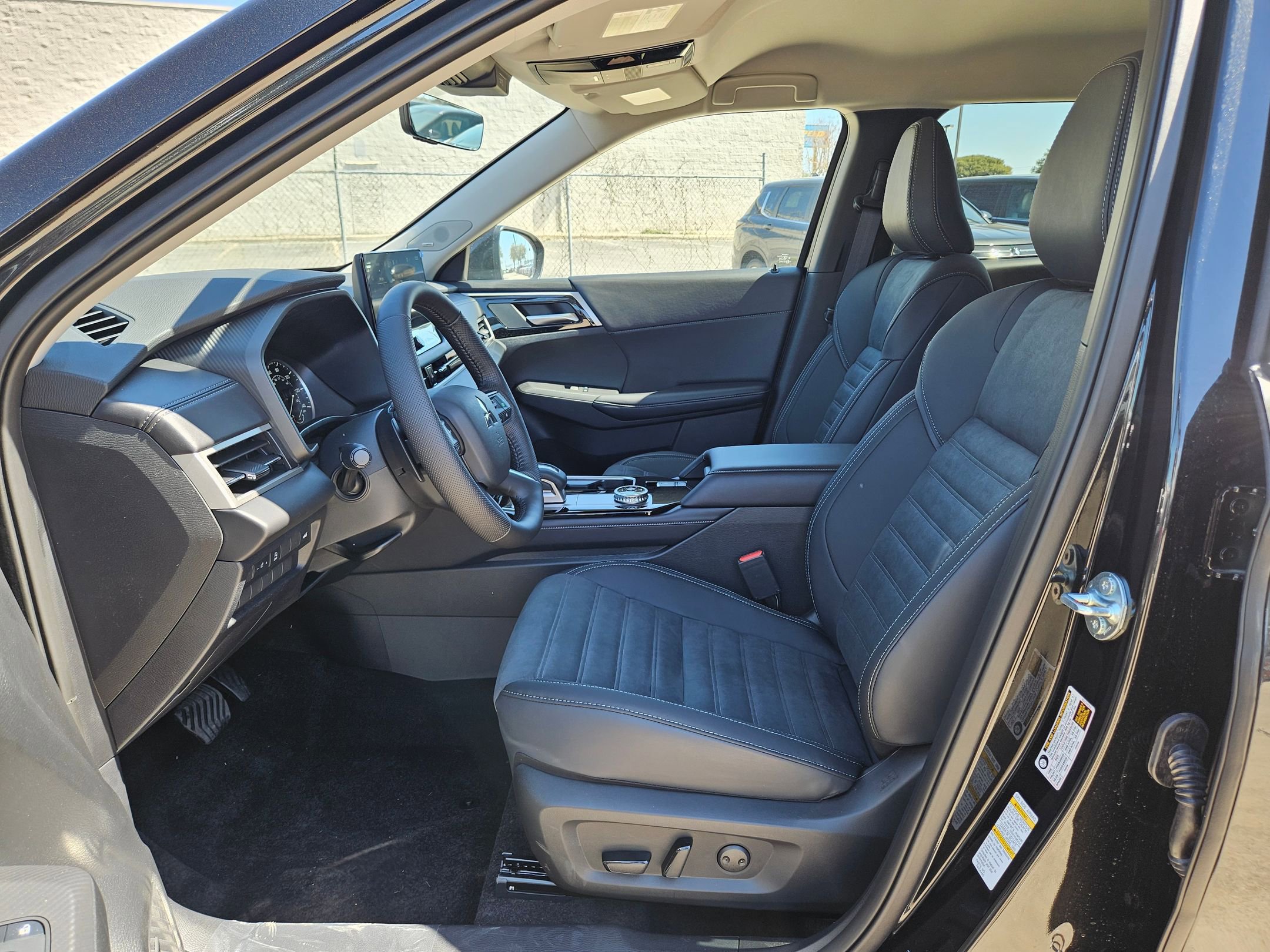 New 2026 Mitsubishi Outlander SE AWD/4WD image 9