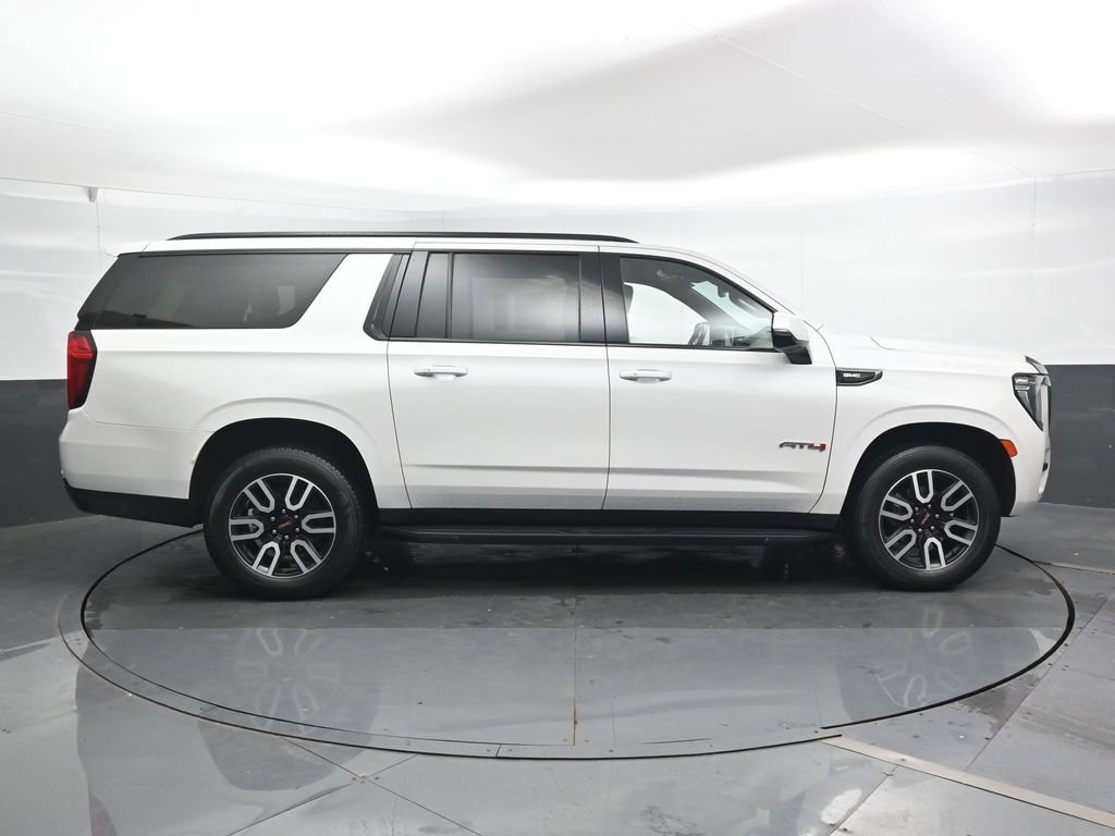 Used 2021 GMC Yukon XL AT4 AWD/4WD image 3
