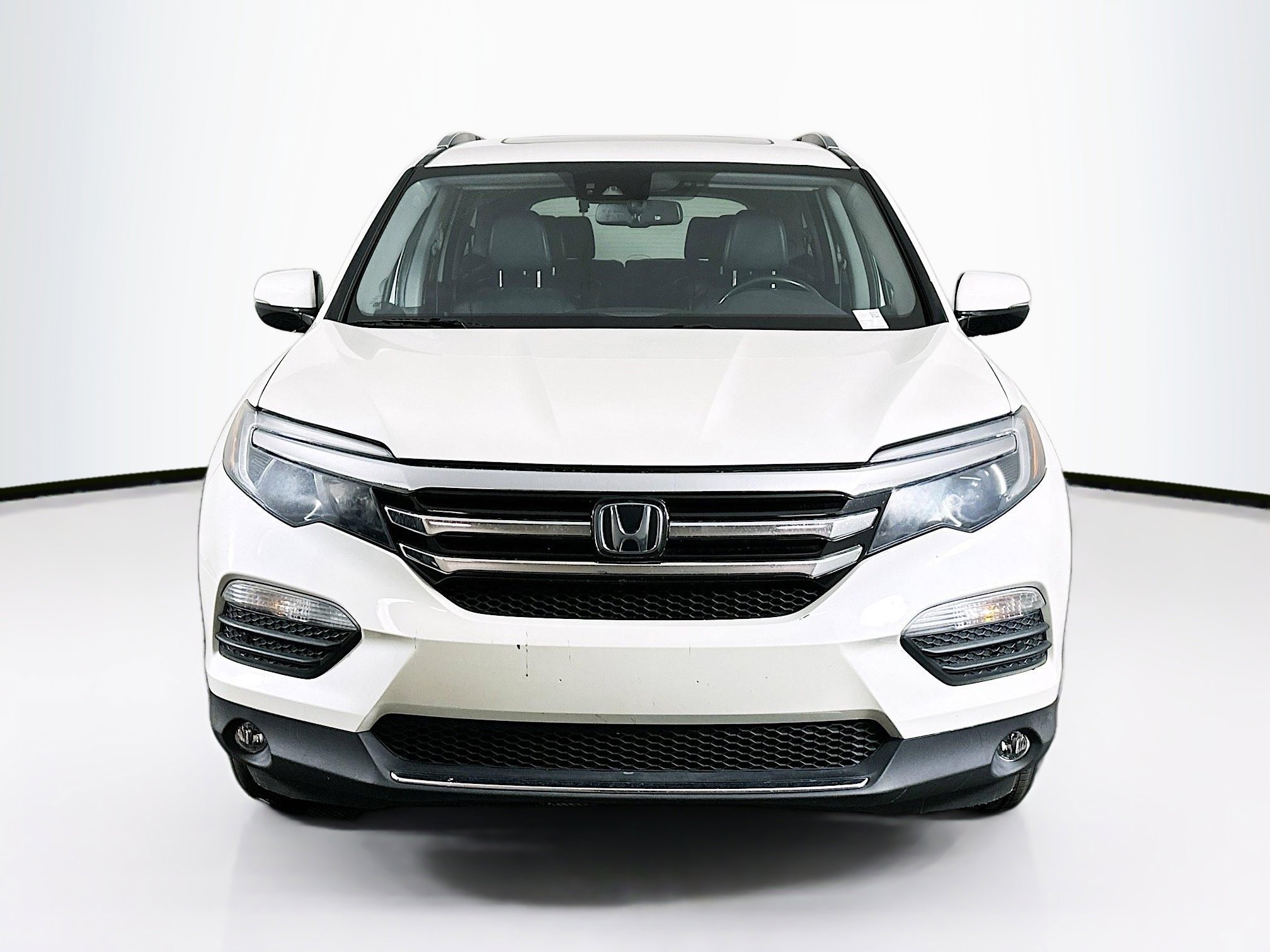 Used 2016 Honda Pilot Elite image 2