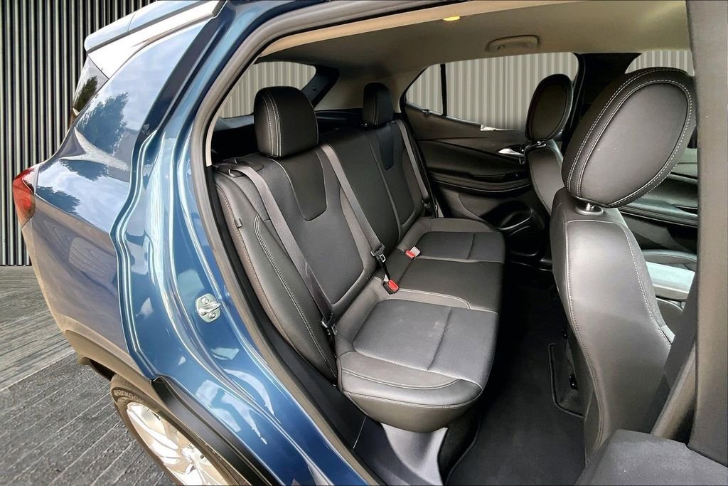 Used 2025 Buick Encore GX Preferred image 27