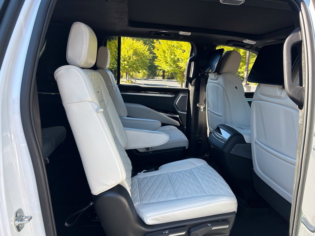 Used 2026 Cadillac Escalade ESV Platinum Luxury w/ LPO, Floor Liner Package AWD/4WD image 63