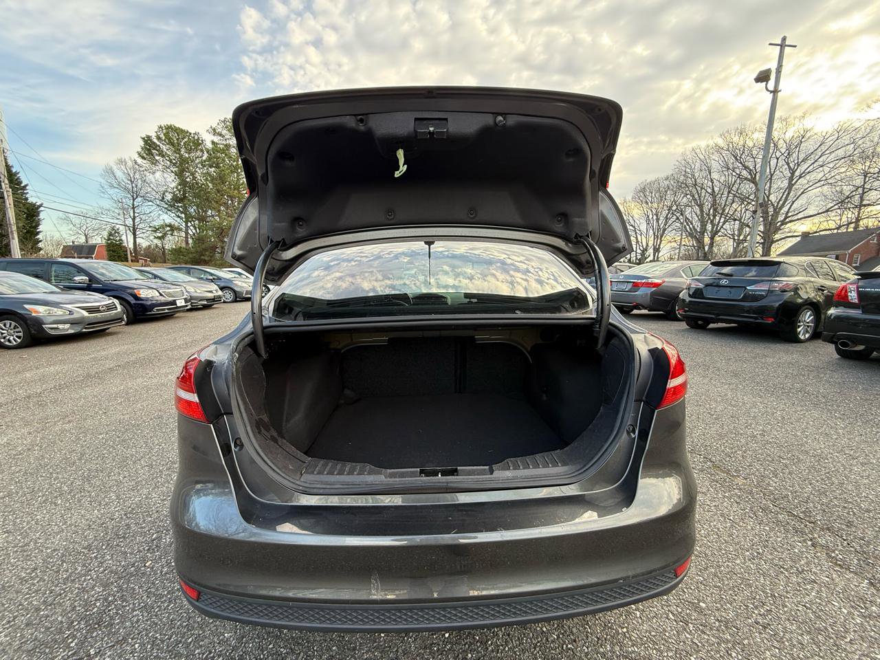 Used 2015 Ford Focus SE w/ Equipment Group 201A image 28