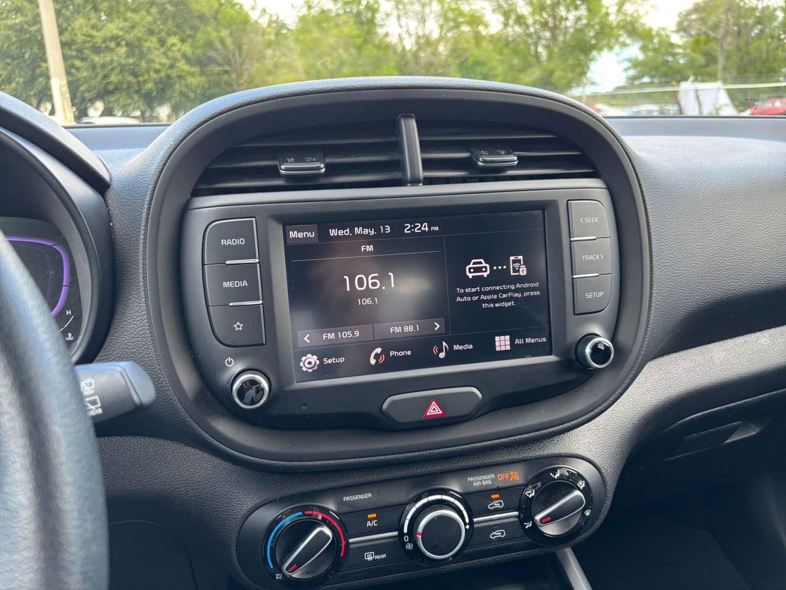 Used 2025 Kia Soul LX w/ LX Technology Package FWD image 20