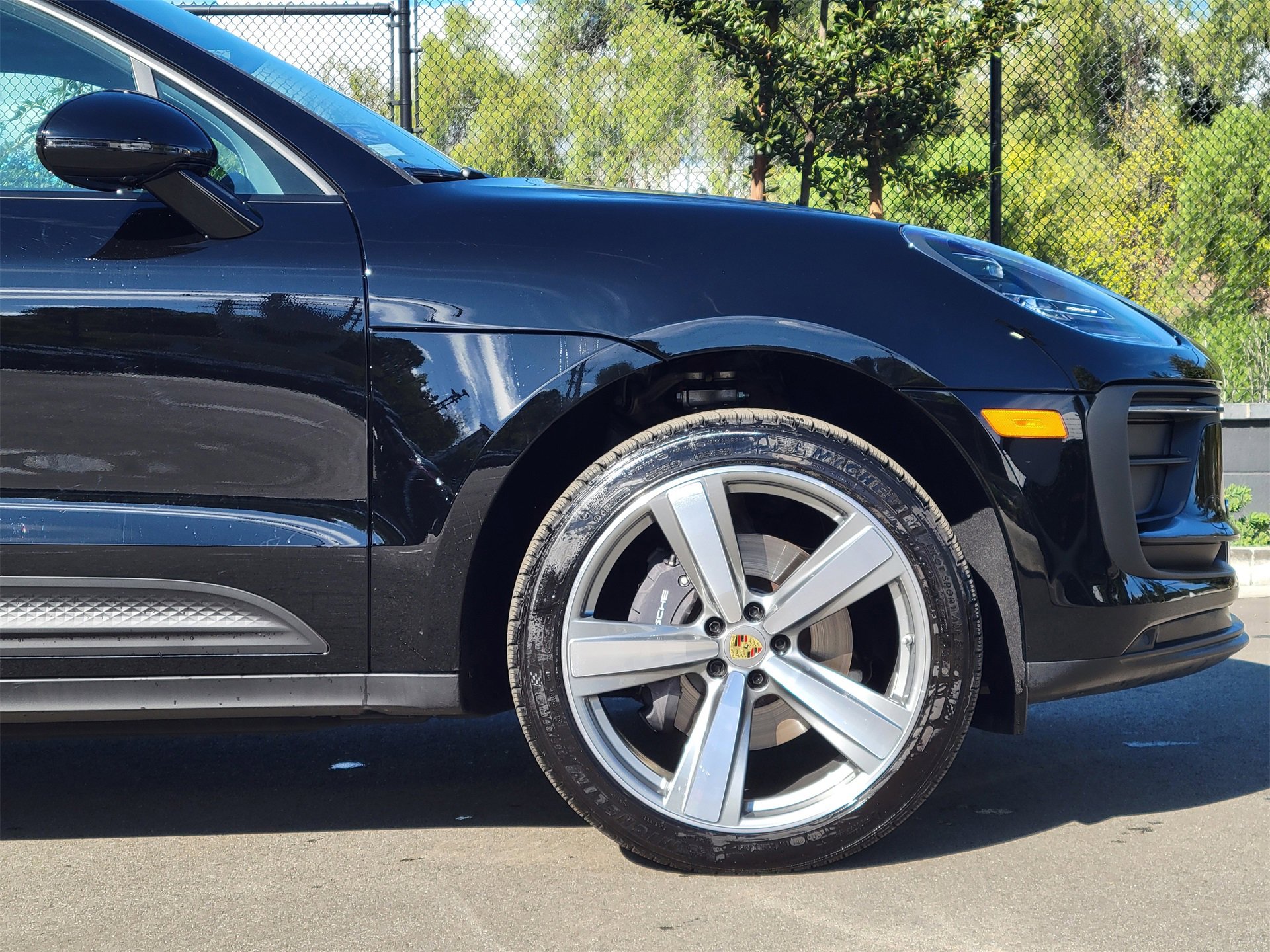 Used 2025 Porsche Macan image 11