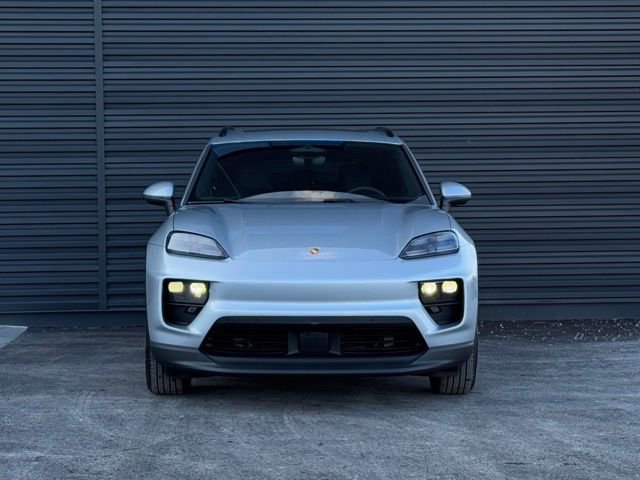 New 2025 Porsche Macan Electric RWD image 10