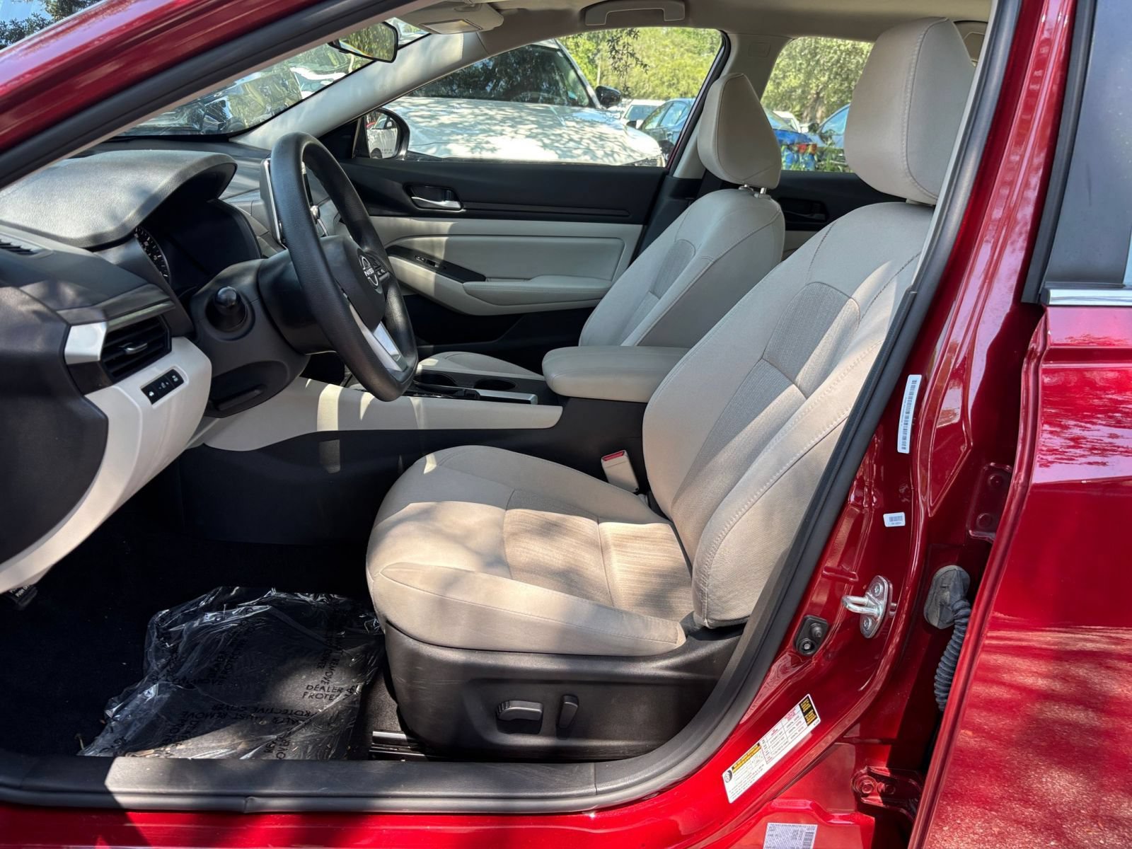 Used 2025 Nissan Altima 2.5 SV FWD image 26