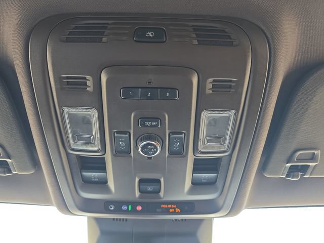 Used 2023 Cadillac Escalade Premium Luxury AWD/4WD image 23