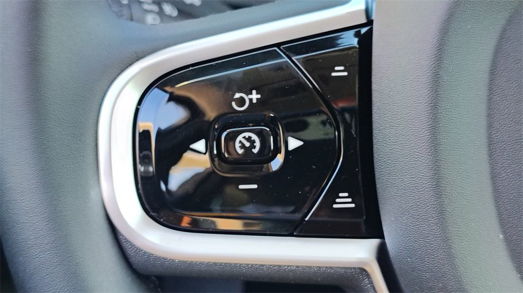 New 2026 Volvo XC60 B5 Plus w/ Climate Package image 16