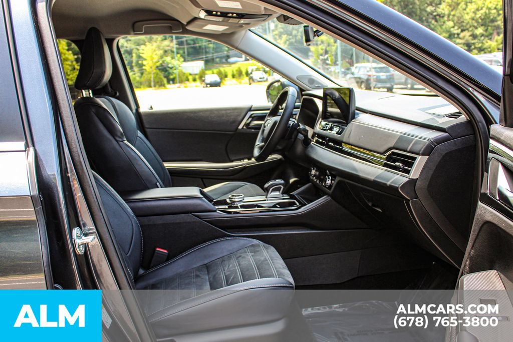 Used 2025 Mitsubishi Outlander SE FWD image 21