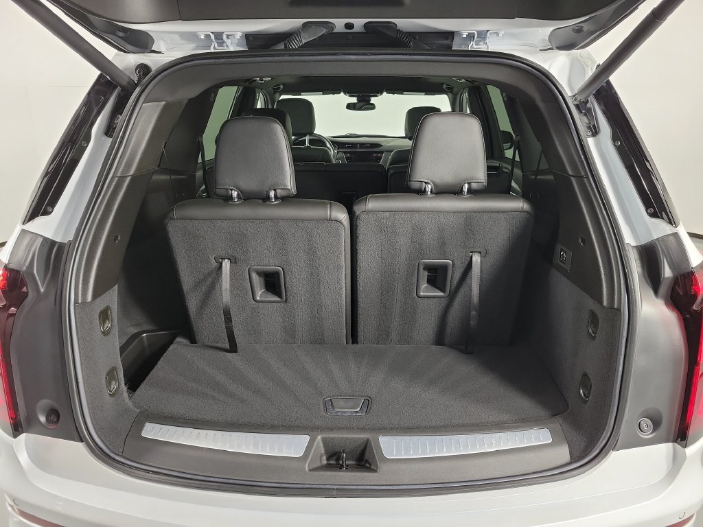 Used 2024 Cadillac XT6 Luxury FWD image 9