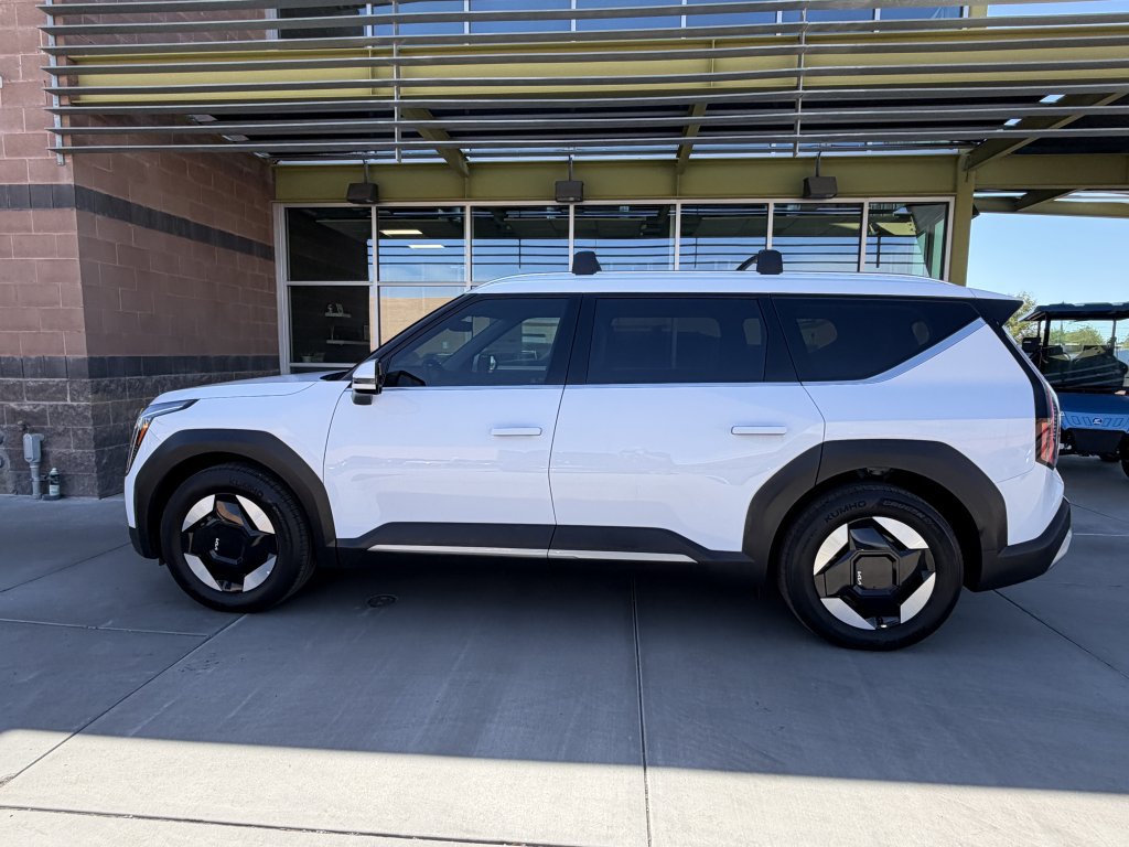 Used 2025 Kia EV9 Wind AWD/4WD image 7