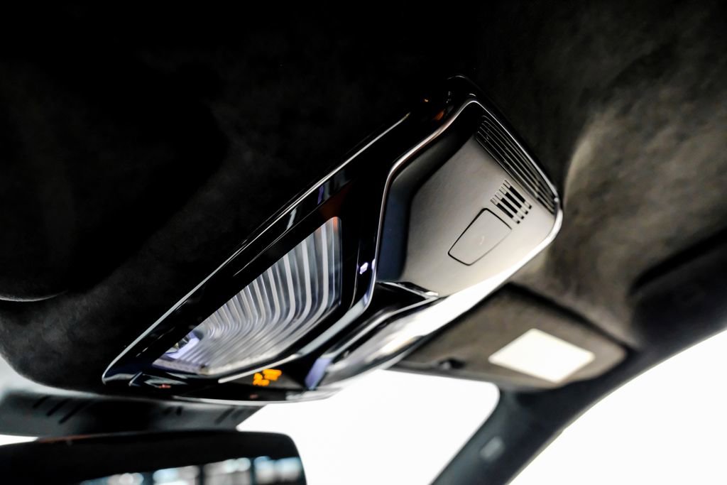 Used 2025 BMW M8 Competition image 25