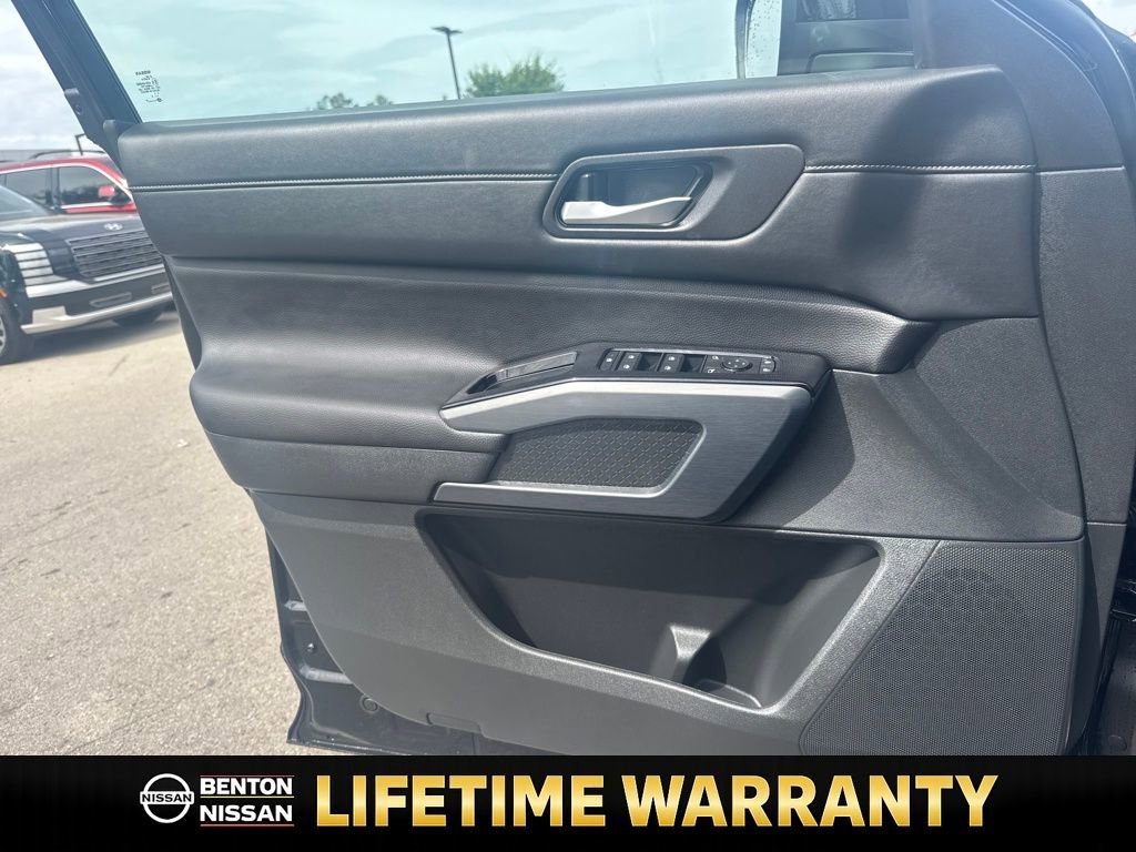 Certified 2024 Nissan Pathfinder SL image 11