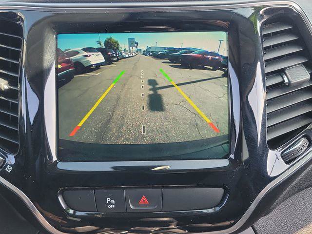 Used 2019 Jeep Cherokee Limited FWD image 28