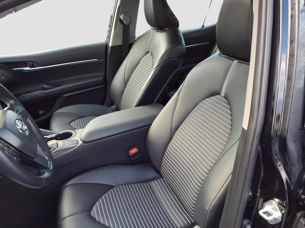 Used 2023 Toyota Camry SE image 16