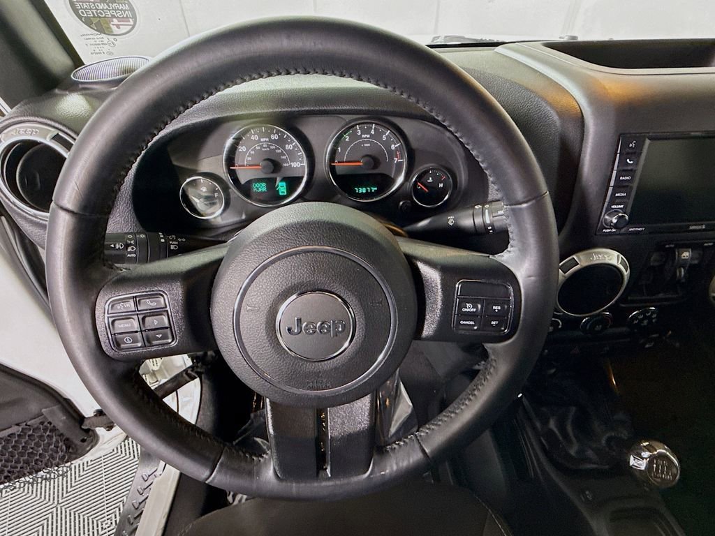 Used 2017 Jeep Wrangler Unlimited Sahara w/ Connectivity Group image 17