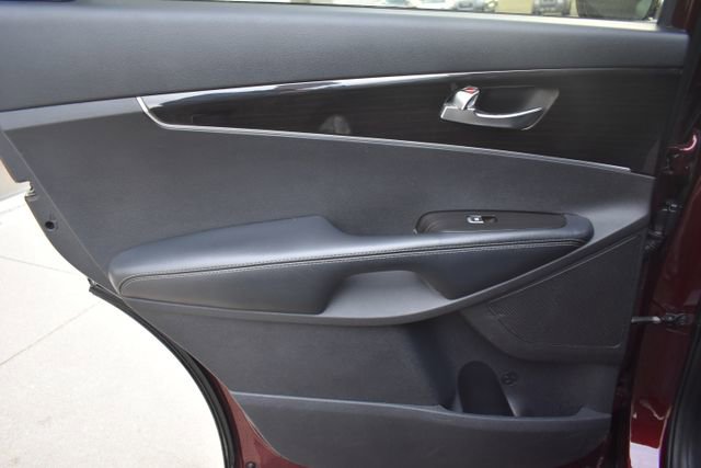 Used 2020 Kia Sorento LX image 30