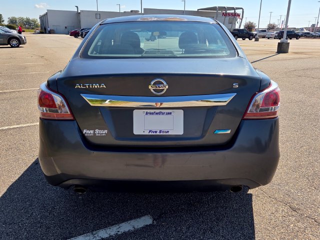 Used 2013 Nissan Altima 2.5 S FWD image 10