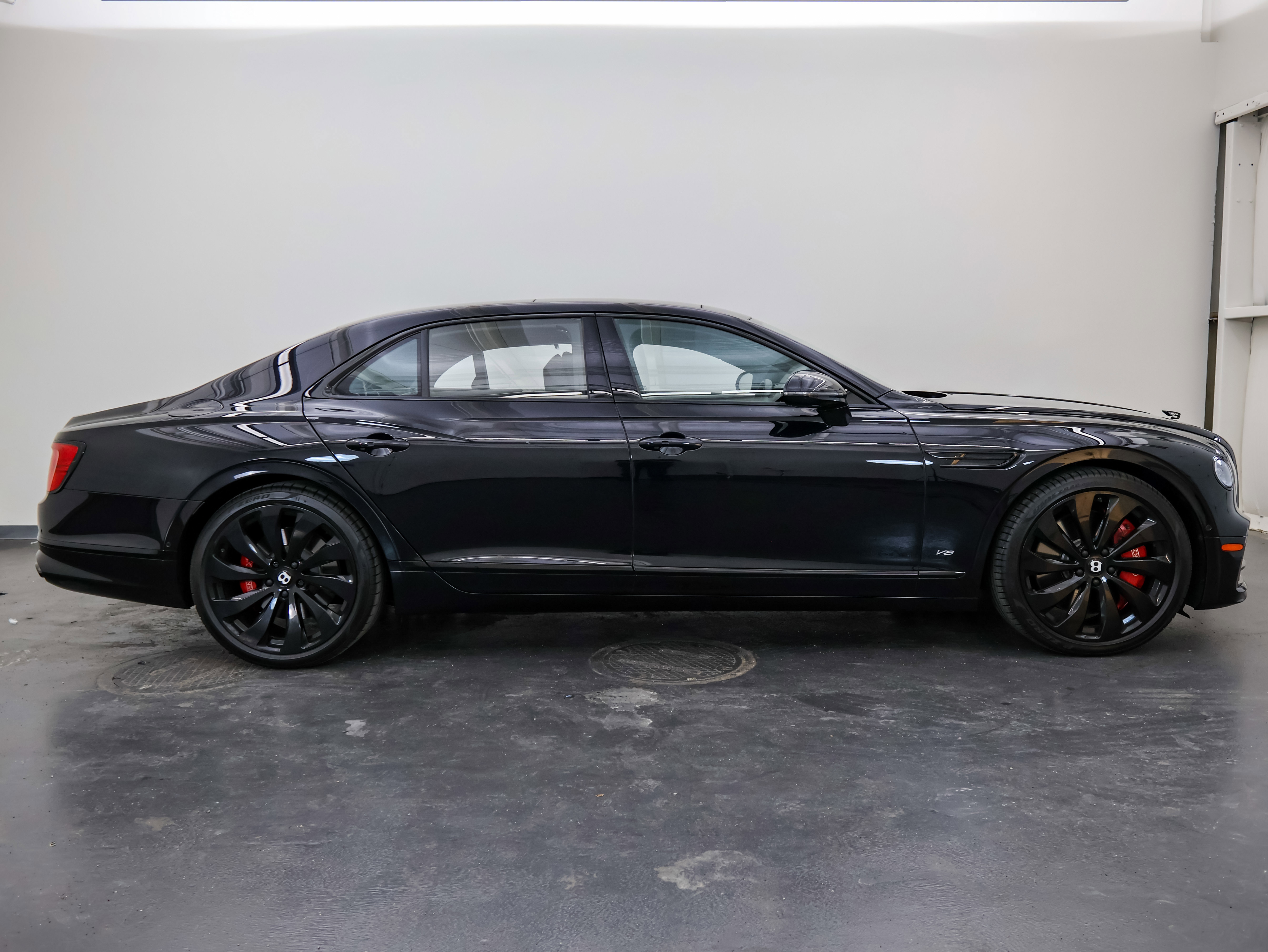 Used 2022 Bentley Flying Spur V8 image 2