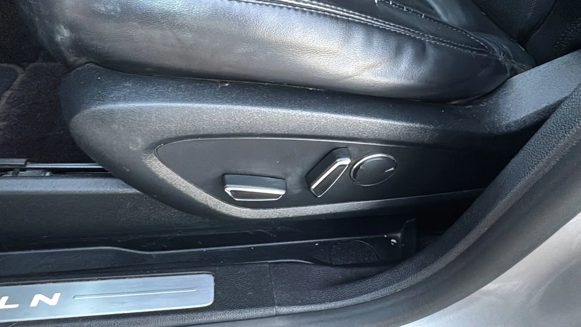 Used 2017 Lincoln MKC Reserve image 32