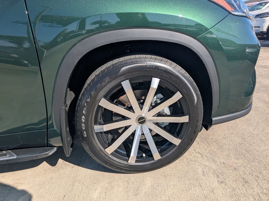 Used 2024 Toyota Highlander Limited image 26