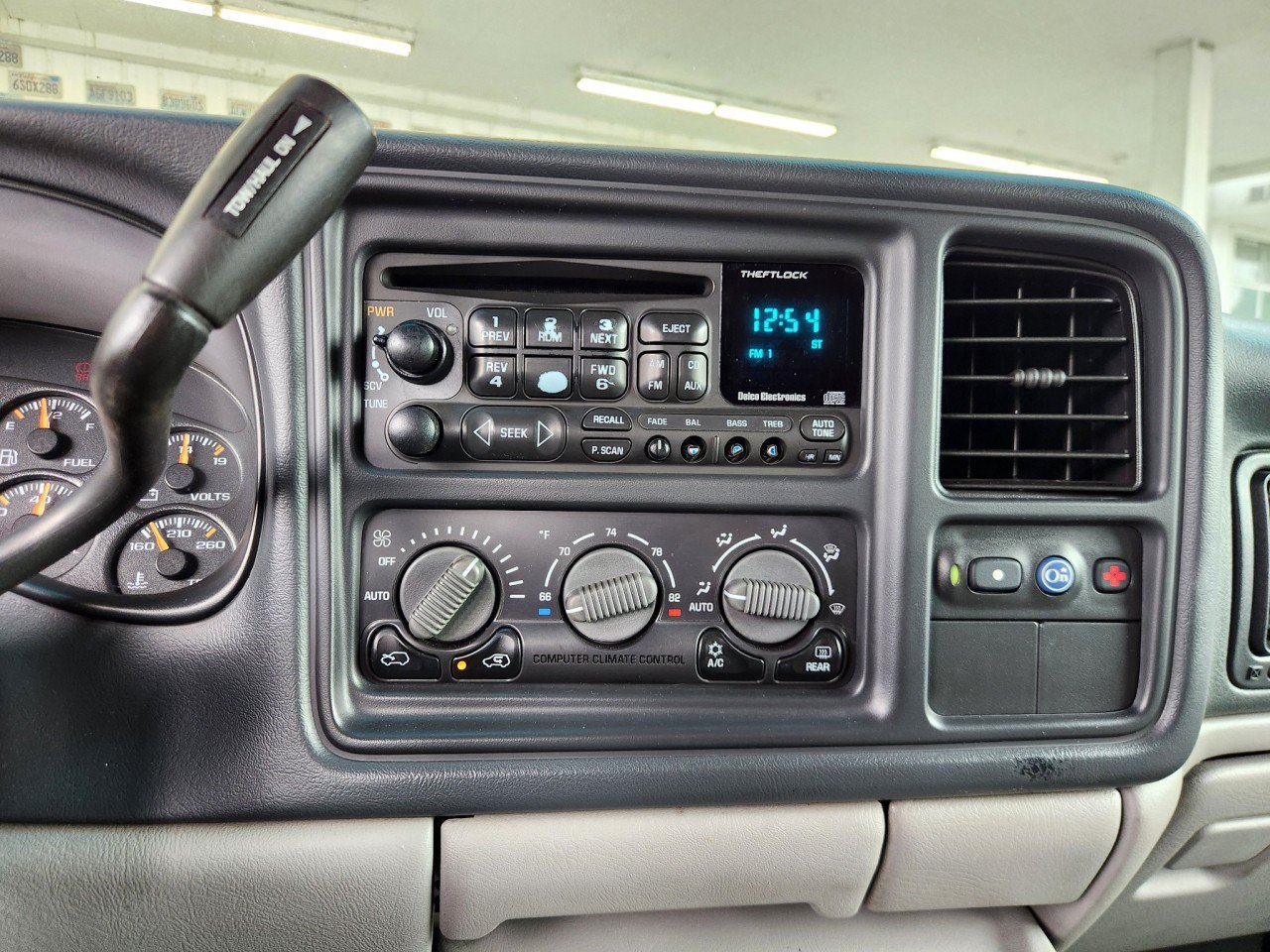 Used 2001 Chevrolet Tahoe LT w/ LT Preferred Equipment Group AWD/4WD image 9
