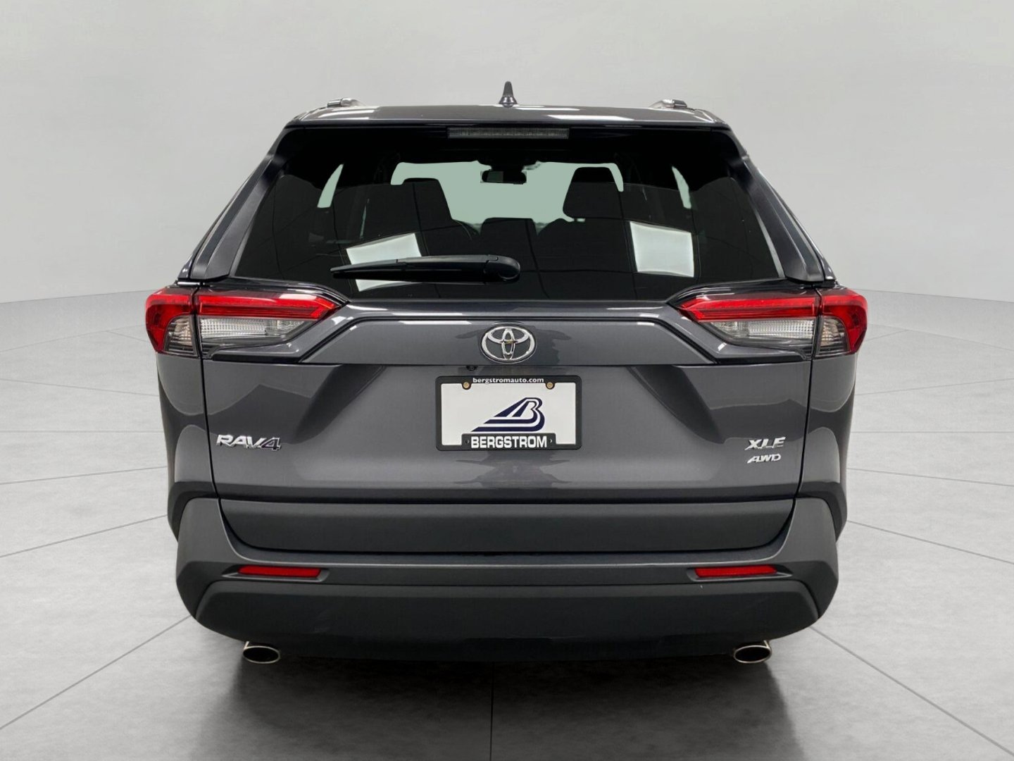 Used 2025 Toyota RAV4 XLE AWD/4WD image 5