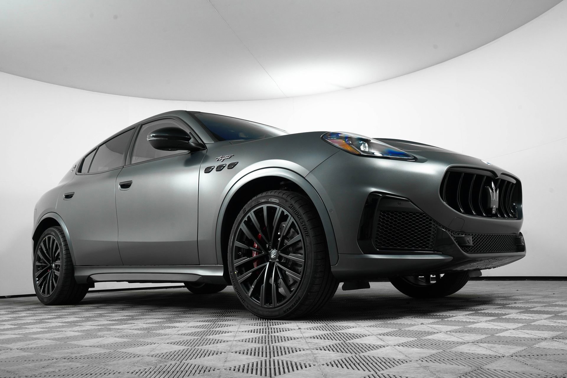 New 2025 Maserati Grecale Trofeo image 3
