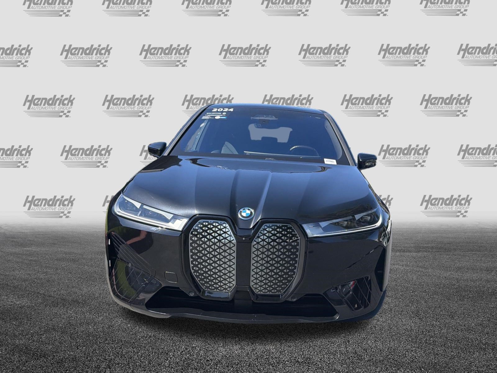 Used 2024 BMW iX xDrive50 w/ Sport Package AWD/4WD image 9