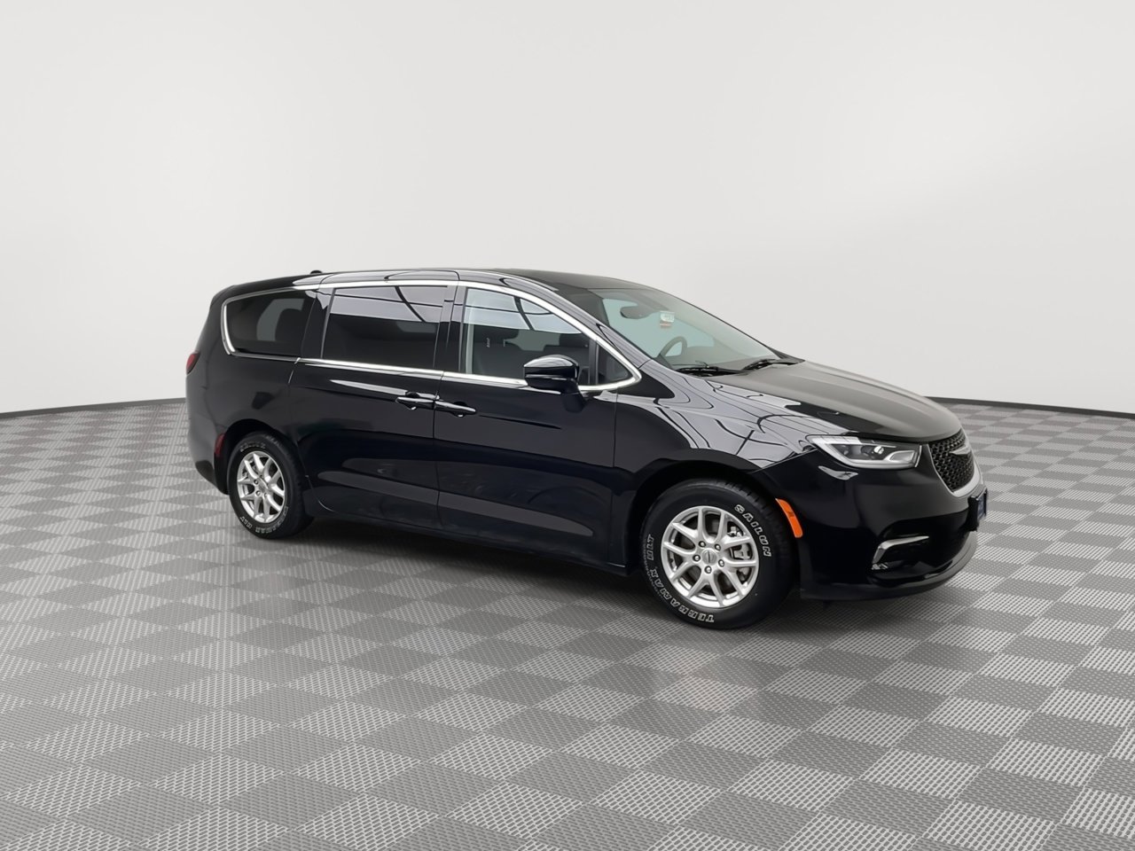 Used 2024 Chrysler Pacifica Touring-L FWD image 39
