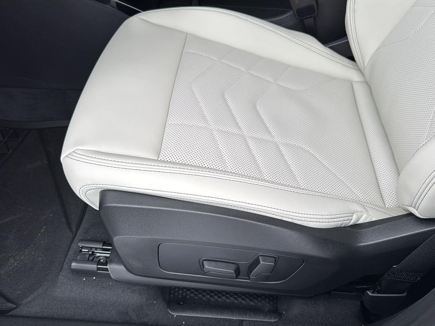 New 2026 BMW X1 xDrive28i w/ Convenience Package image 27