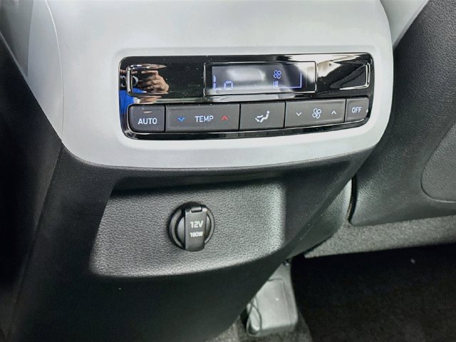 Used 2025 Hyundai Palisade SEL FWD image 13
