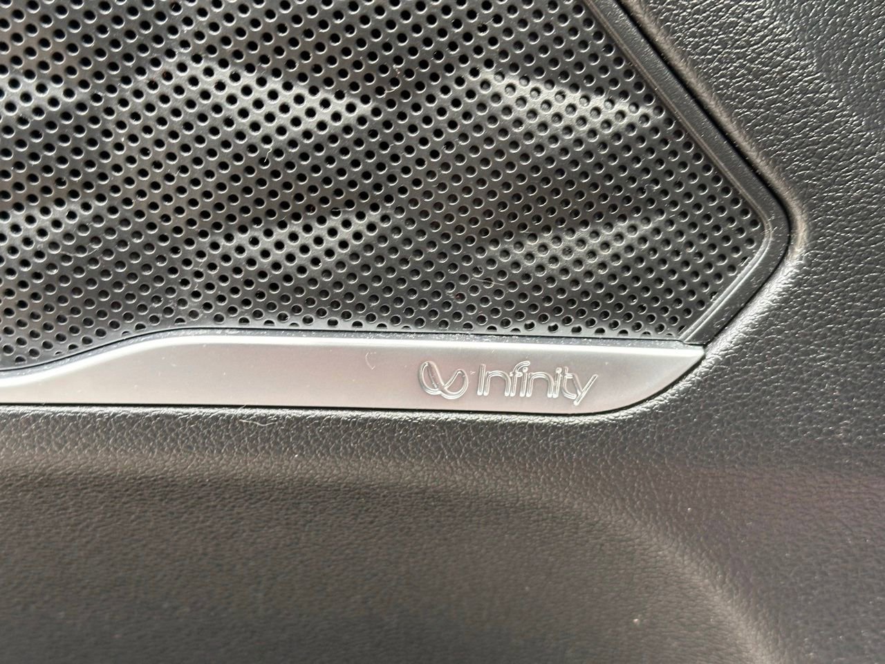 Used 2020 Hyundai Santa Fe Limited image 23