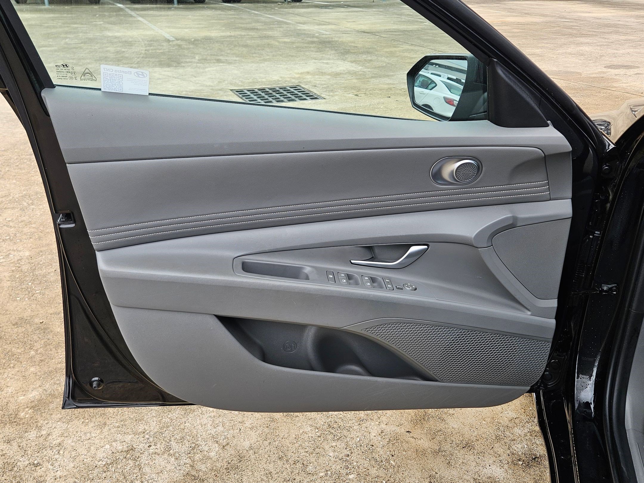 Used 2025 Hyundai Elantra SEL FWD image 14