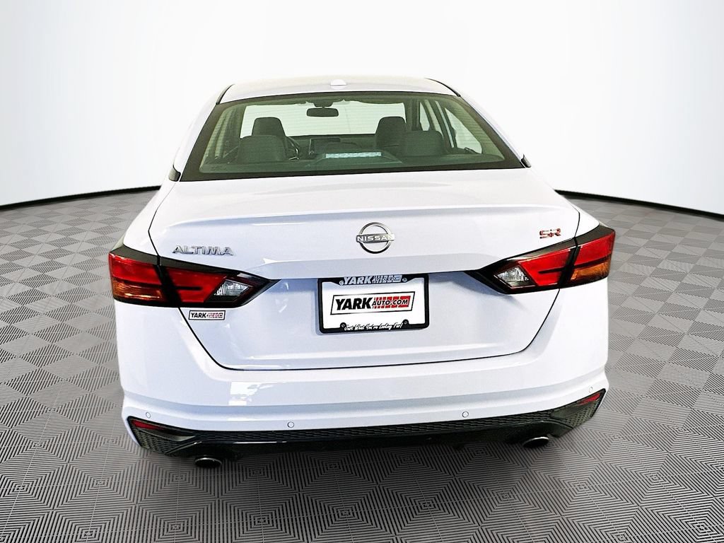 Used 2024 Nissan Altima 2.5 SR FWD image 10