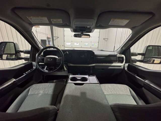 Used 2024 Ford F350 XLT image 27