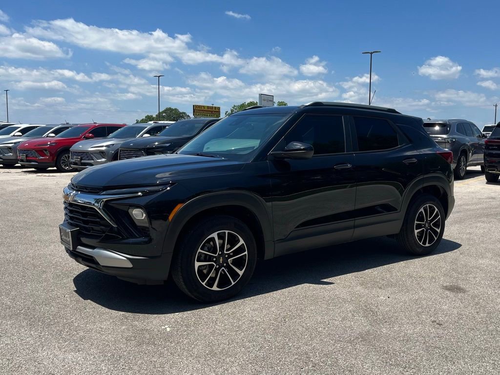 New 2026 Chevrolet TrailBlazer LT w/ Convenience Package AWD/4WD image 1