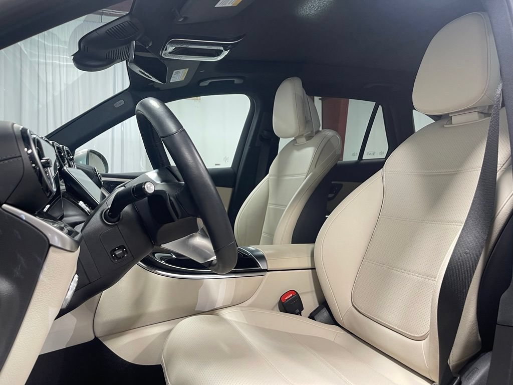 Used 2023 Mercedes-Benz GLC 300 4MATIC image 22