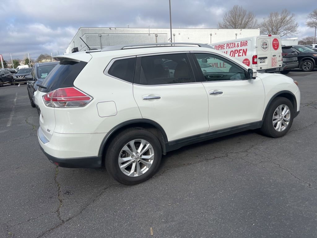 Used 2016 Nissan Rogue SV w/ SV Premium Package image 5