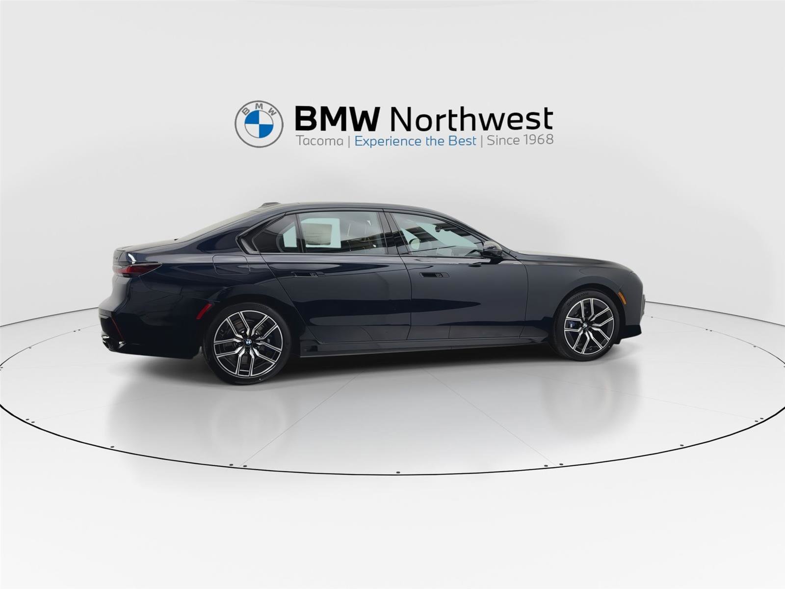 New 2026 BMW 760i xDrive w/ Executive Package image 4