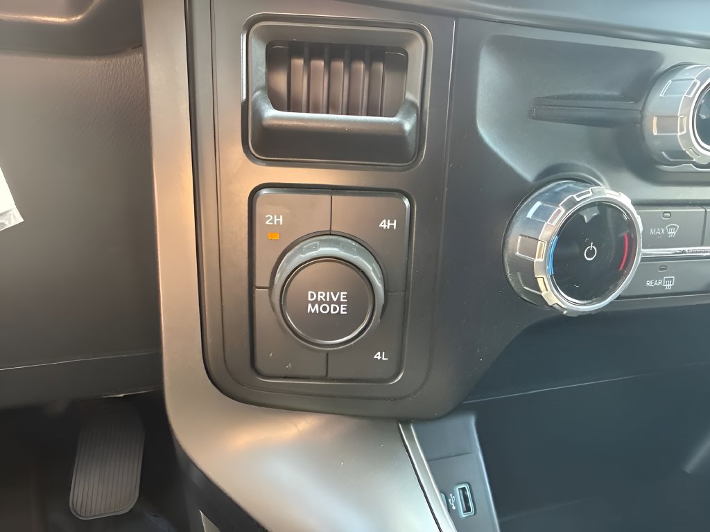 Used 2024 Ford F150 XLT w/ XLT Black Appearance Package AWD/4WD image 20